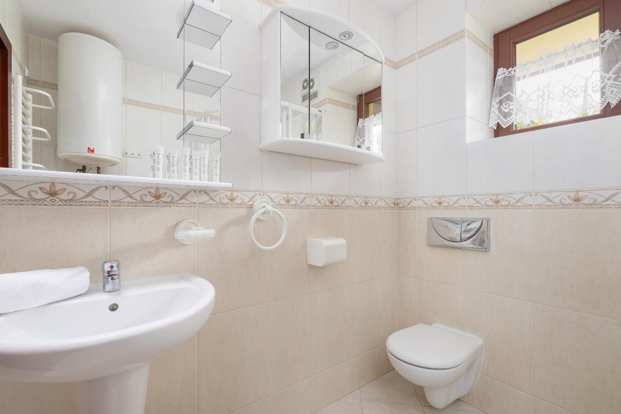 Z Widokiem Na Gory Balkon I Parking By Renters Apartment